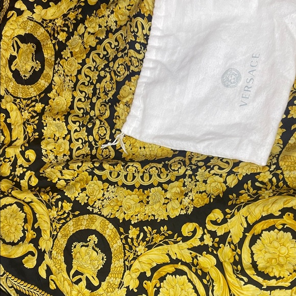 Versace Yellow and Black Baroque Scarf - Picture 3 of 7